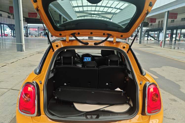 Used MINI 2018 1.5T ONE Five-Door Edition Trunk