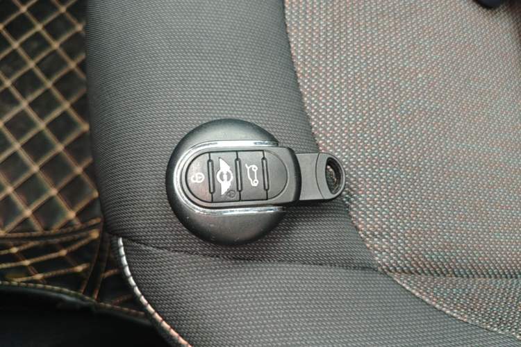 Used MINI 2018 1.5T ONE Five-Door Edition Vehicle Key