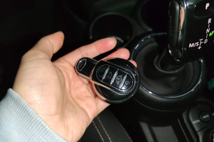 Used MINI 2018 1.5T COOPER Racing Edition Five-Door Version Vehicle Key