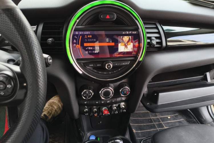 Used MINI 2018 1.5T COOPER Classic Edition Five-Door Version Audio And AC Panel