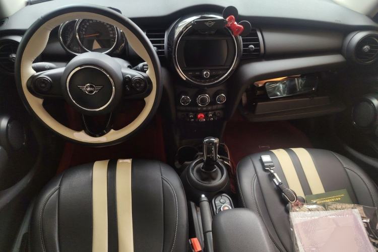 Used MINI 2018 1.5T ONE Five-Door Edition Center Console
