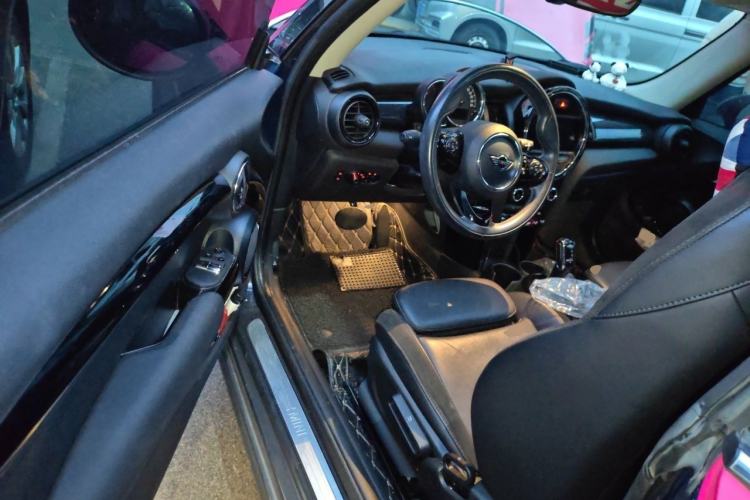 Used MINI 2018 1.5T COOPER Artist Driver Seat