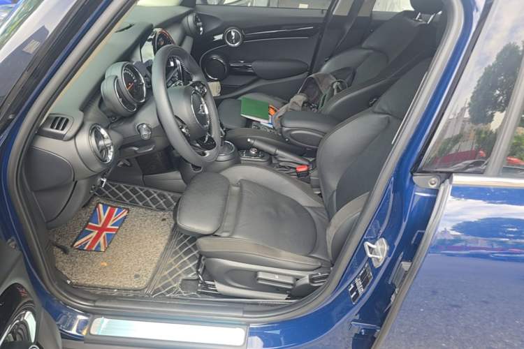 Used MINI 2018 1.5T COOPER Artist Five-Door Edition Left Front Seat