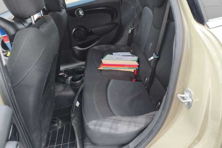 Used MINI 2018 1.5T COOPER Classic Edition Five-Door Version Left Rear Seat