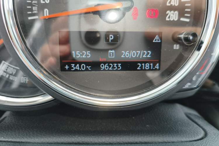 Used MINI 2018 1.5T COOPER Classic Edition Five-Door Version Odometer Close Up