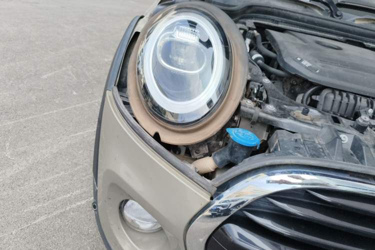 Used MINI 2018 1.5T COOPER Classic Edition Five-Door Version Right Front Headlight