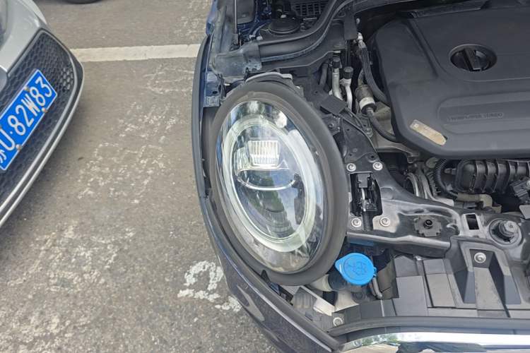 Used MINI 2018 1.5T COOPER Artist Five-Door Edition Right Front Headlight