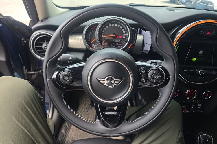 Used MINI 2018 1.5T COOPER Artist Five-Door Edition Steering Wheel