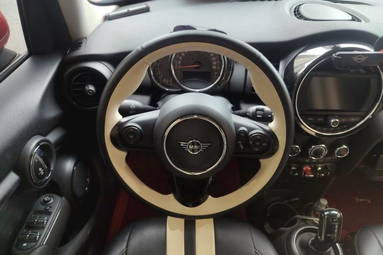 Used MINI 2018 1.5T ONE Five-Door Edition Steering Wheel
