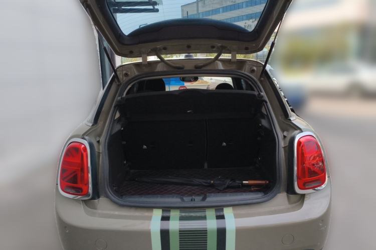 Used MINI 2018 1.5T COOPER Classic Edition Five-Door Version Trunk