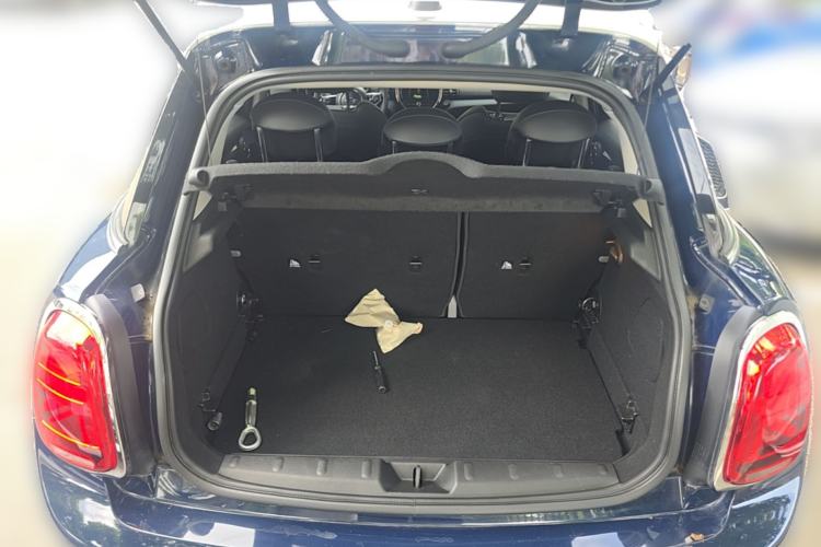 Used MINI 2018 1.5T COOPER Artist Five-Door Edition Trunk