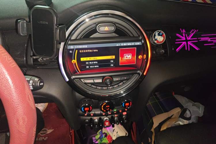 Used MINI 2018 1.5T COOPER Artist Five-Door Edition Audio And AC Panel