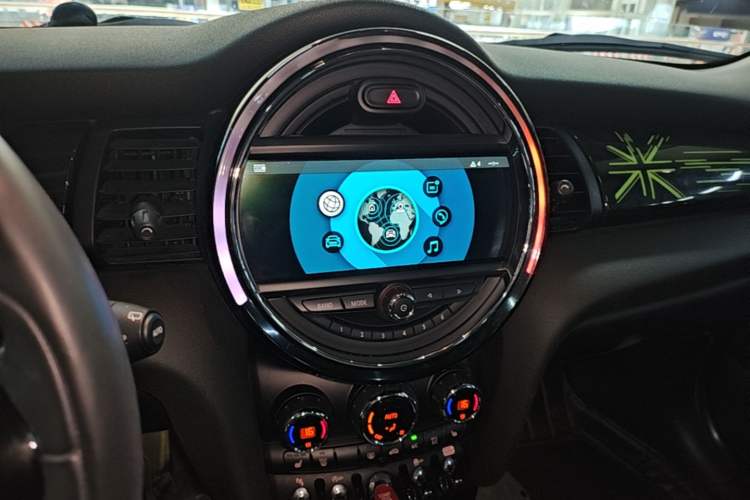 Used MINI 2018 2.0T COOPER S Artist Audio And AC Panel