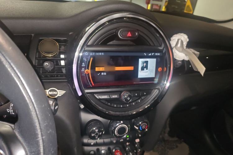 Used MINI 2018 1.5T COOPER Classic Edition Five-Door Version Audio And AC Panel