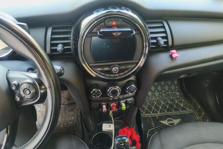Used MINI 2018 1.5T ONE Audio And AC Panel