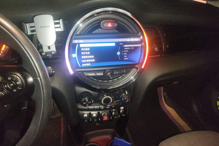 Used MINI 2018 1.5T COOPER Classic Edition Five-Door Version Audio And AC Panel