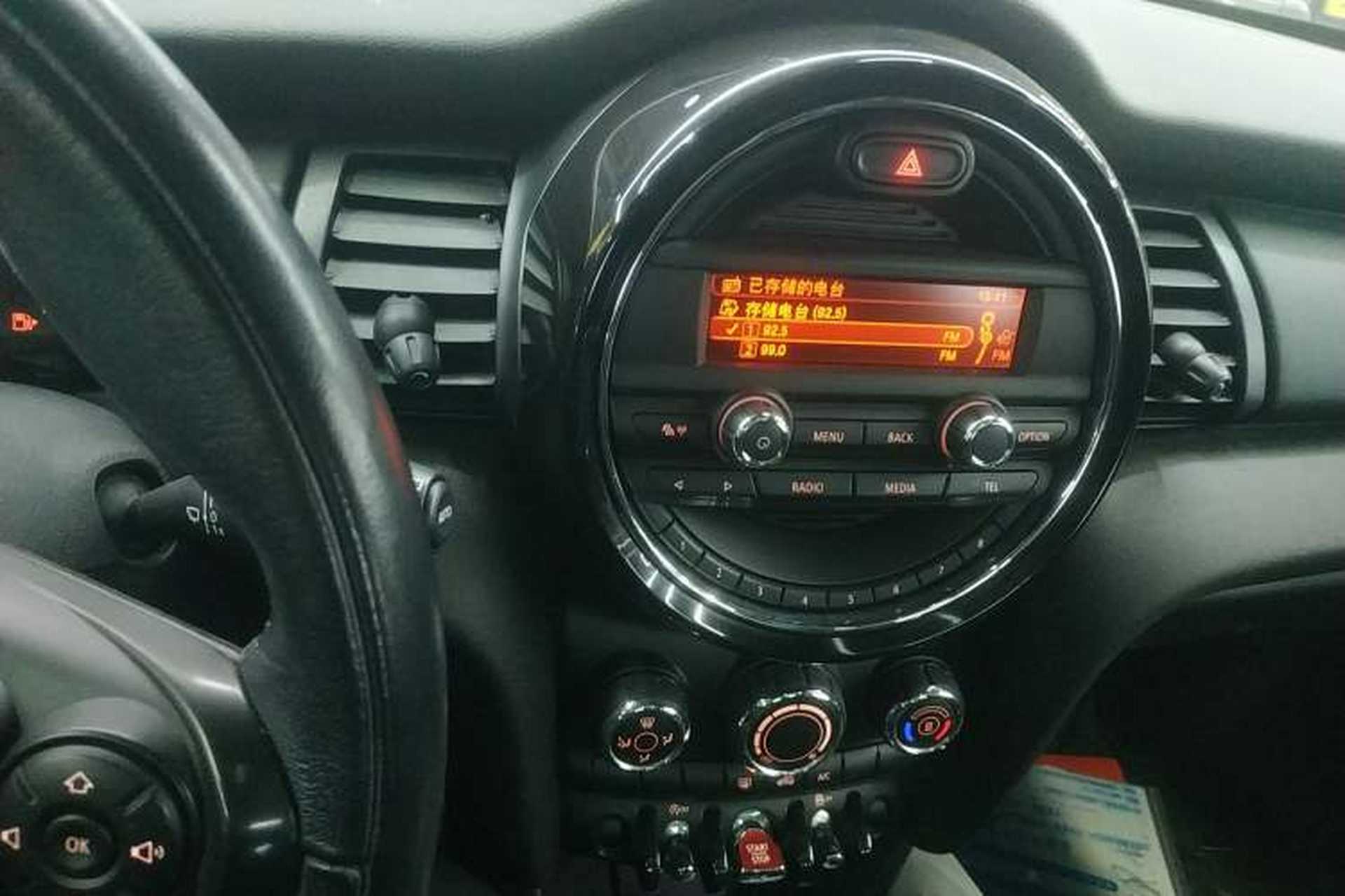 Used MINI 2018 1.5T ONE PLUS Five-Door Edition Audio And AC Panel