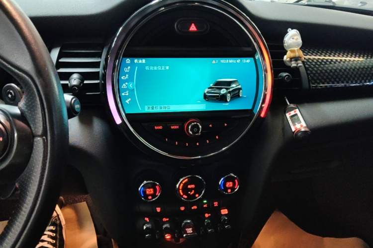 Used MINI 2018 2.0T COOPER S Classic Edition Audio And AC Panel
