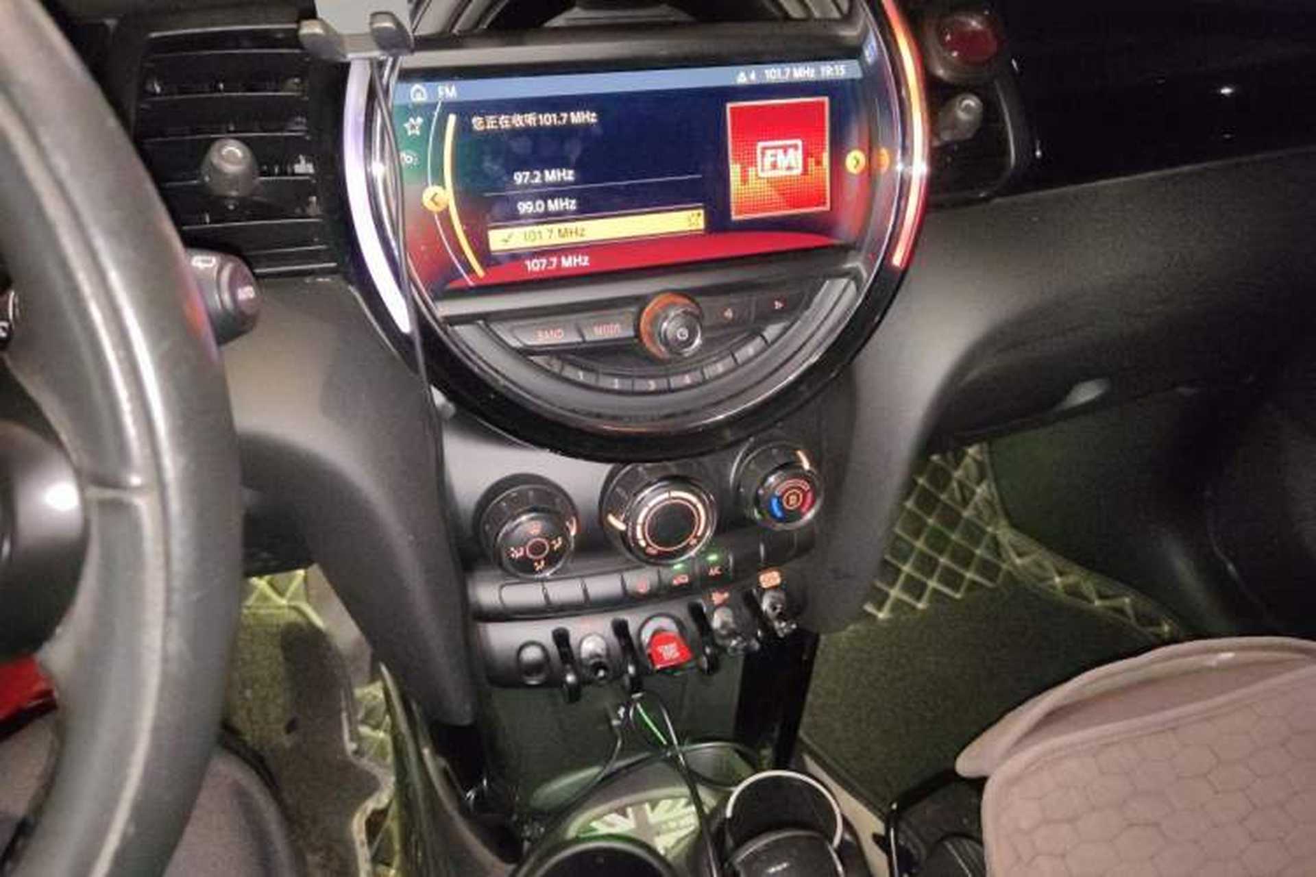 Used MINI 2018 1.5T COOPER Classic Edition Five-Door Version Audio And AC Panel