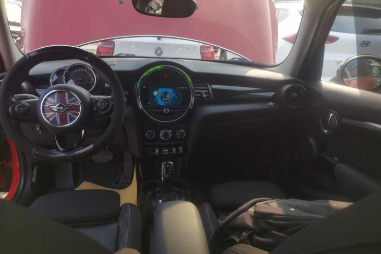 Used MINI 2018 1.5T COOPER Classic Edition Five-Door Version Audio And AC Panel