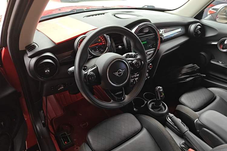 Used MINI 2018 1.5T COOPER Artist Center Console