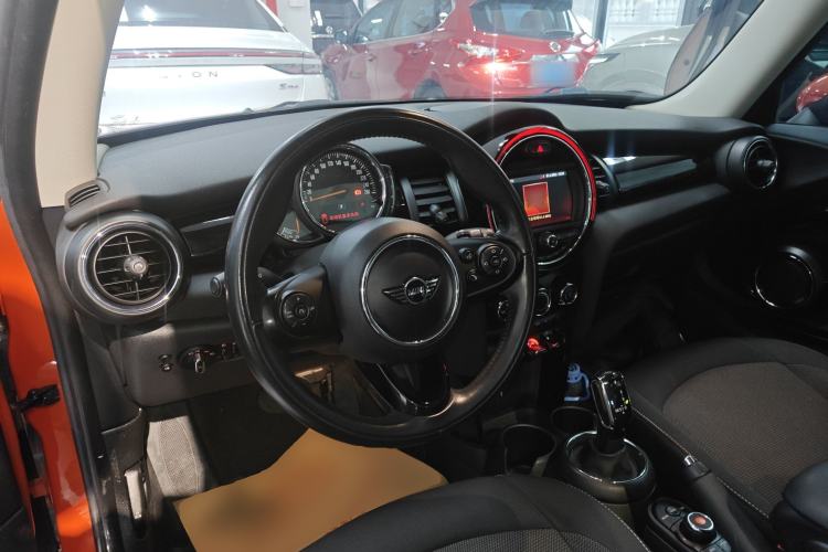 Used MINI 2018 1.5T ONE PLUS Center Console