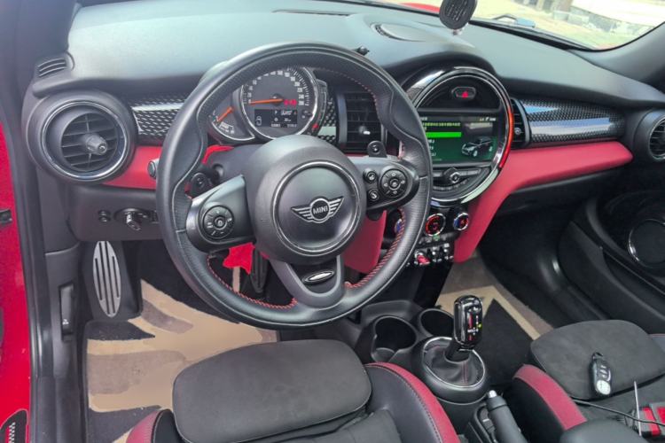 Used MINI 2018 2.0T COOPER S Classic Edition Center Console