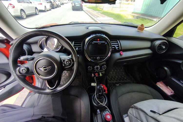 Used MINI 2018 1.5T ONE Center Console