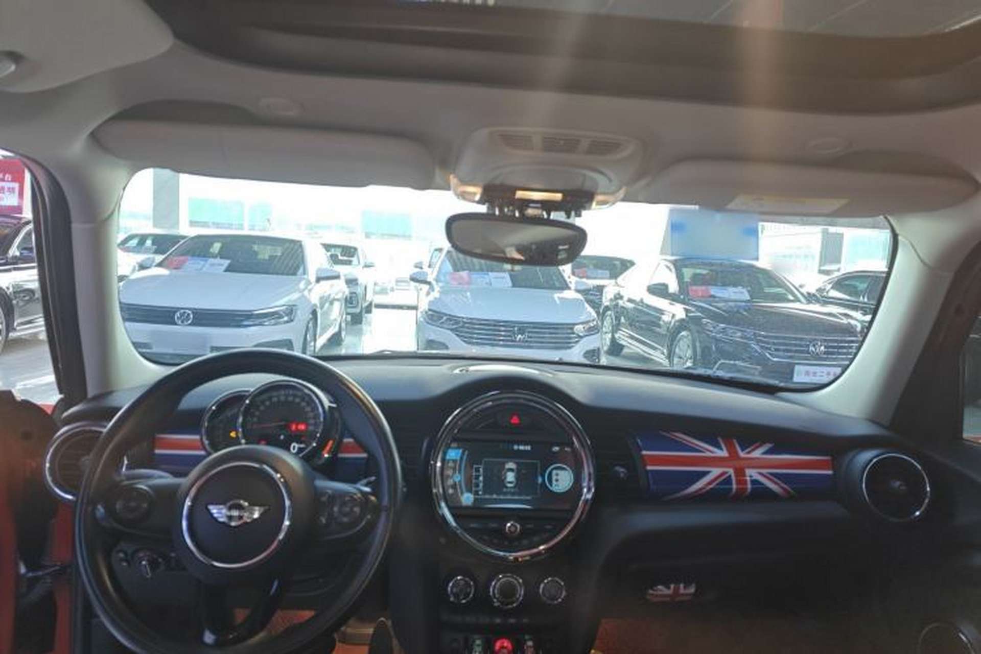 Used MINI 2018 1.5T ONE PLUS Five-Door Edition Center Console