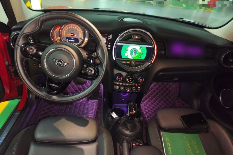 Used MINI 2018 1.5T COOPER Artist Five-Door Edition Center Console