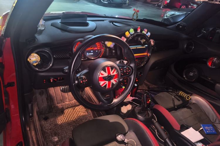 Used MINI 2018 2.0T COOPER S Racing Driver Center Console