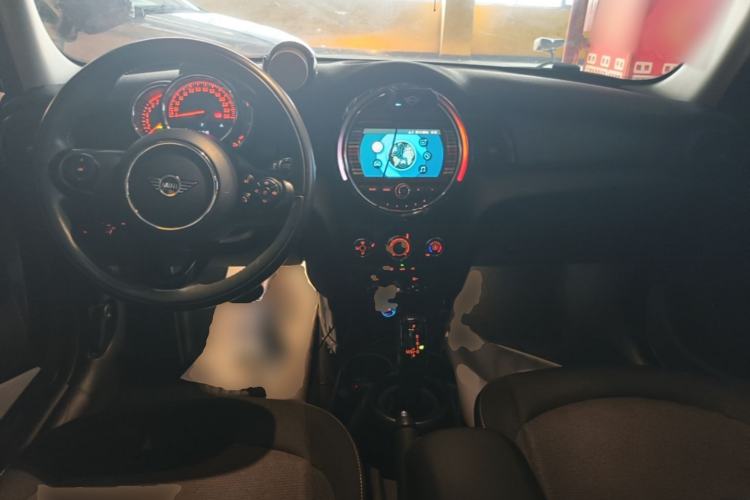 Used MINI 2018 1.5T ONE Five-Door Edition Center Console
