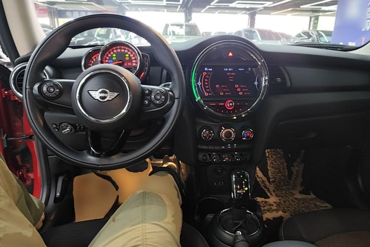 Used MINI 2018 1.5T ONE Center Console