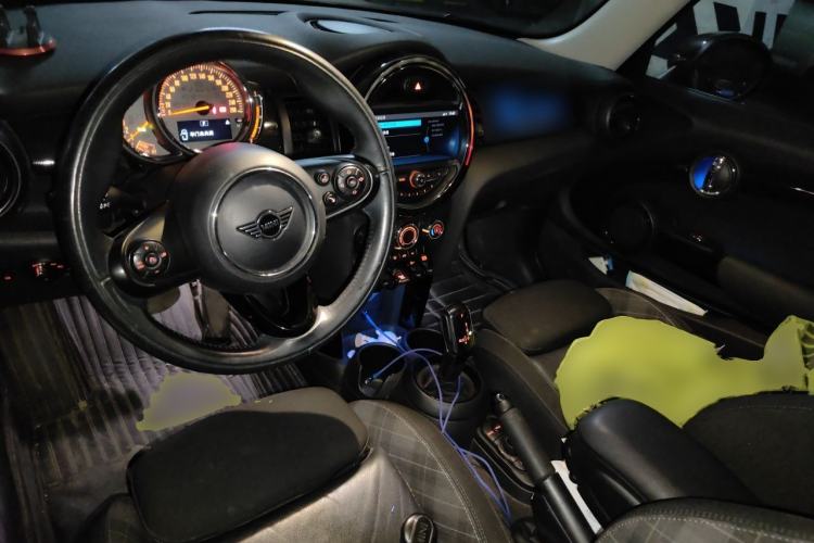 Used MINI 2018 1.5T COOPER Classic Edition Center Console
