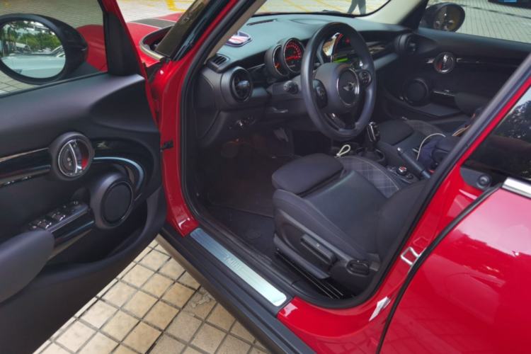 Used MINI 2018 1.5T COOPER Classic Edition Five-Door Version Driver Seat
