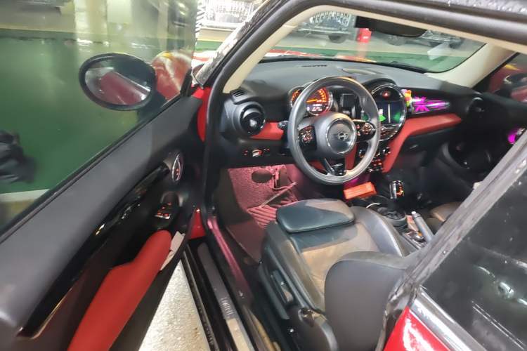 Used MINI 2018 1.5T COOPER Artist Driver Seat