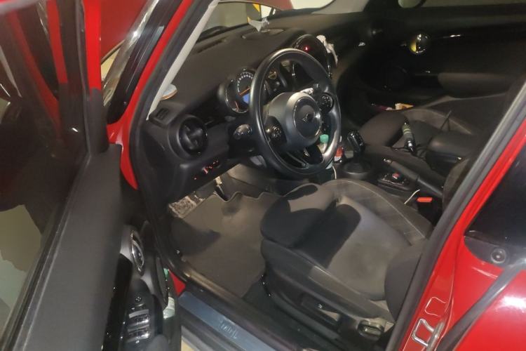 Used MINI 2018 1.5T COOPER Classic Edition Five-Door Version Driver Seat