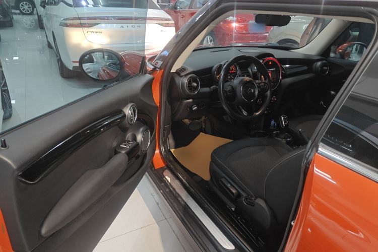 Used MINI 2018 1.5T ONE PLUS Driver Seat