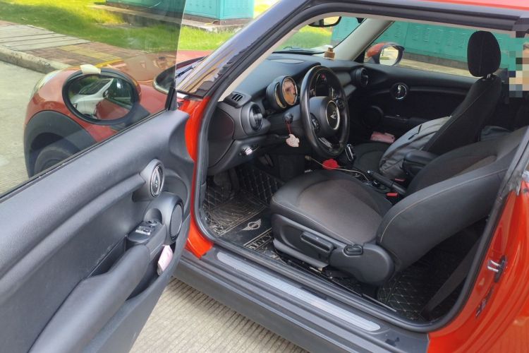 Used MINI 2018 1.5T ONE Driver Seat