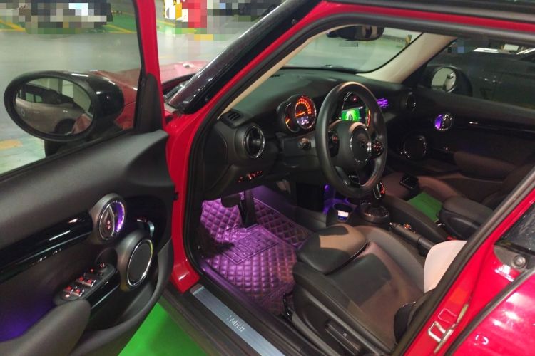 Used MINI 2018 1.5T COOPER Artist Five-Door Edition Driver Seat
