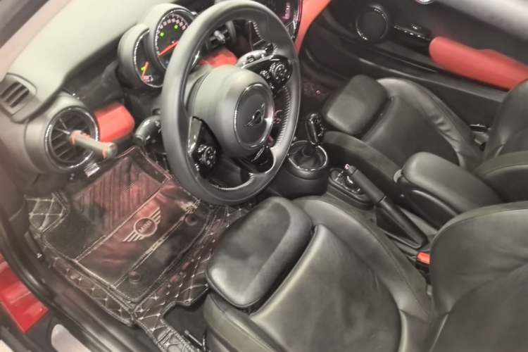 Used MINI 2018 1.5T COOPER Artist Driver Seat