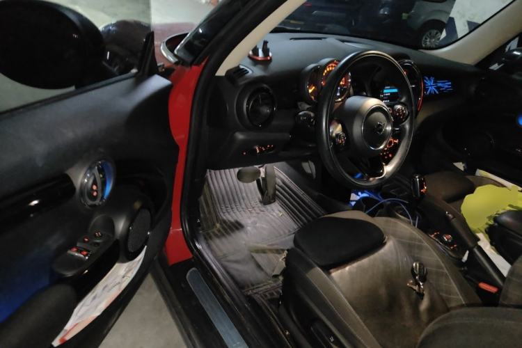 Used MINI 2018 1.5T COOPER Classic Edition Driver Seat