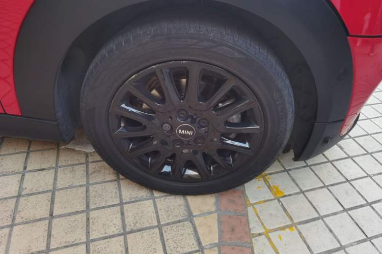 Used MINI 2018 1.5T COOPER Classic Edition Five-Door Version Exterior 4