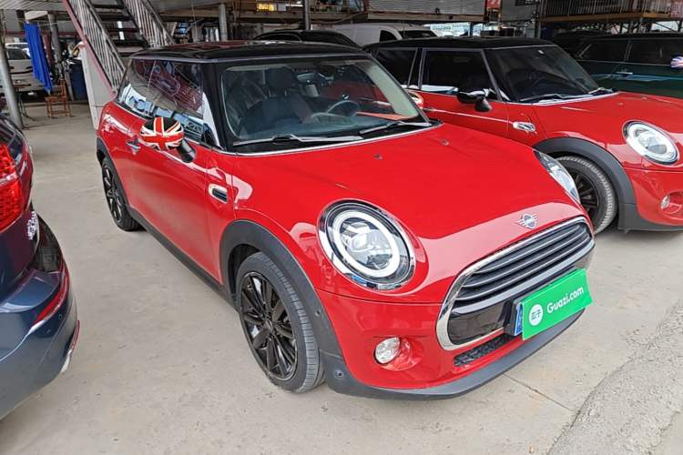 Used MINI 2018 1.5T COOPER Artist Front Right 45 Deg