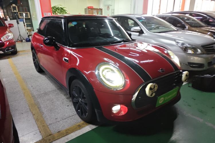 Used MINI 2018 1.5T COOPER Artist Front Right 45 Deg