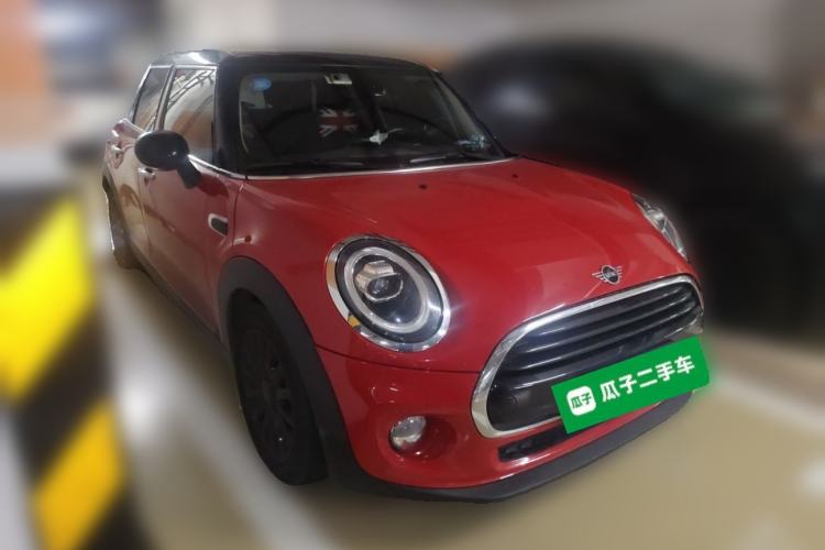 Used MINI 2018 1.5T COOPER Classic Edition Five-Door Version Front Right 45 Deg