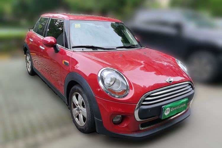 Used MINI 2018 1.5T ONE PLUS Five-Door Edition Front Right 45 Deg