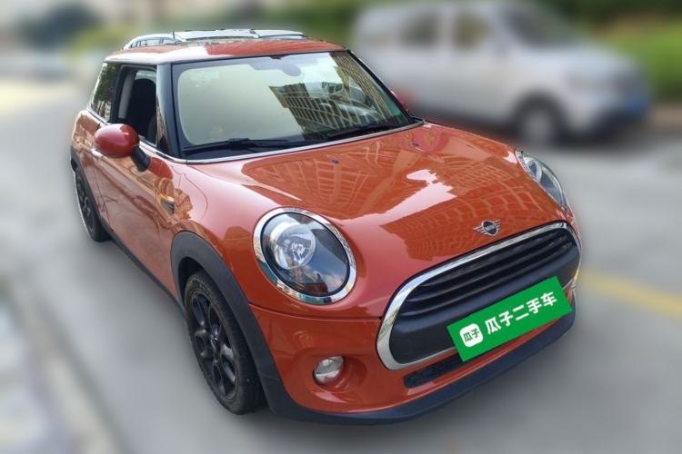 Used MINI 2018 1.5T ONE Front Right 45 Deg