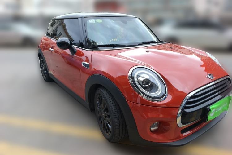 Used MINI 2018 1.5T COOPER Classic Edition Front Right 45 Deg