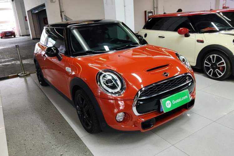 Used MINI 2018 2.0T COOPER S Classic Edition Front Right 45 Deg